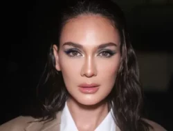 CELEBRITY Luna Maya Patah Hati Ditinggal Reino Barack Nikahi Syahrini