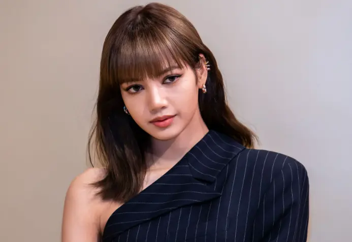 lisa blackpink (4)