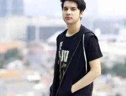 Endy Arfian Tertantang Main di Film Dosen Ghaib