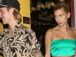 Hailey Bieber Pamer Baby Bump, Bahagia Punya Momongan dari Justin Bieber