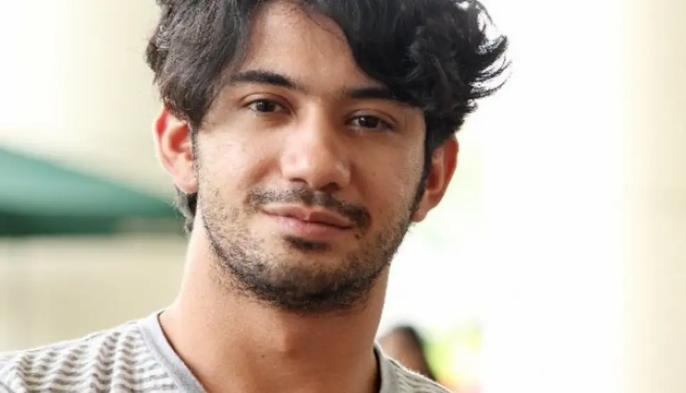 reza rahadian (5)