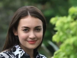 Rianti Cartwright Bersyukur Jadi Ibu Rumah Tangga Usai Punya Anak