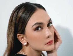 Luna Maya dan Maxime Bouttier Basah-basahan di Laut